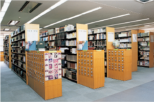図書館開架式書庫